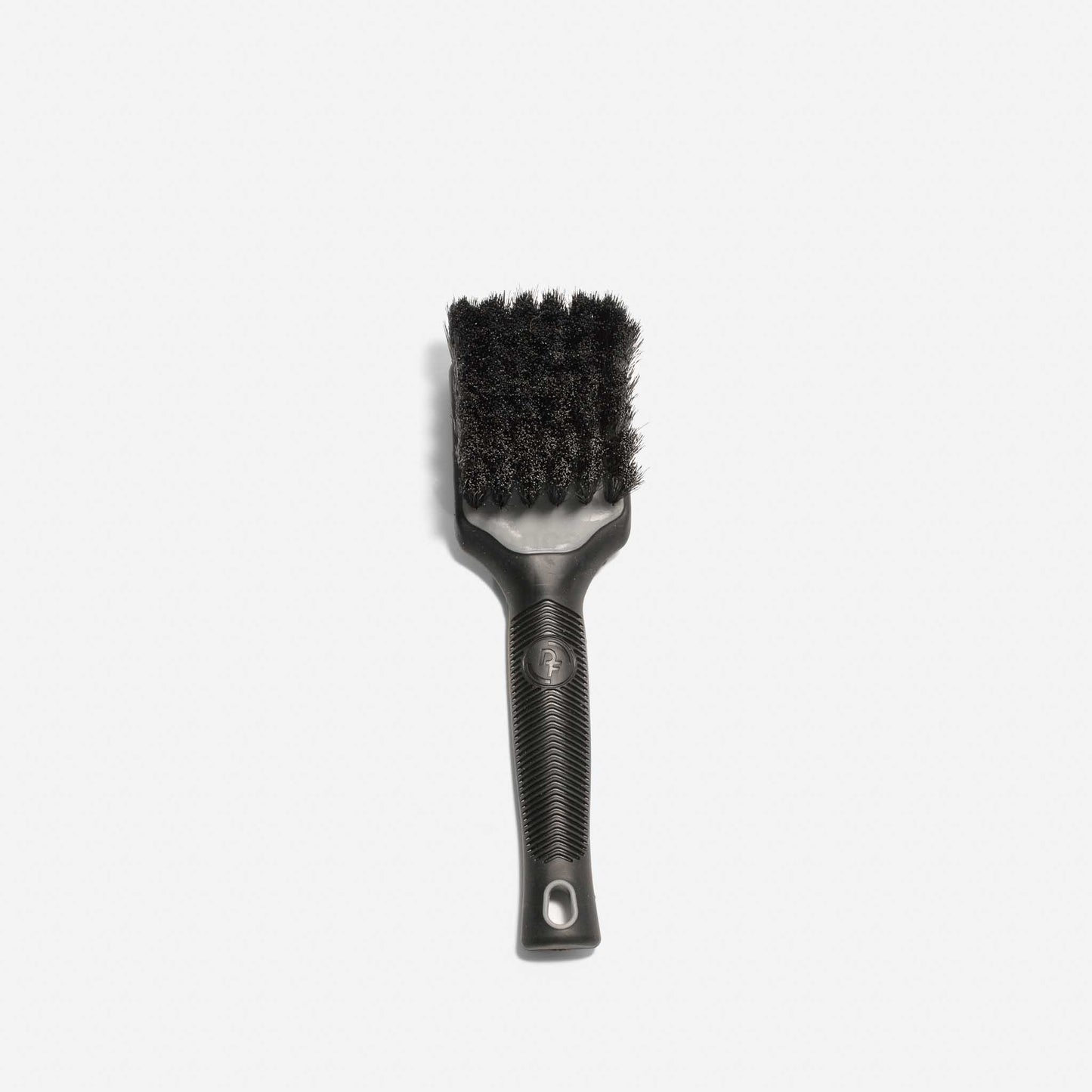 Brosse pneus Detail Factory – ergonomie étudiée pour pression maîtrisée