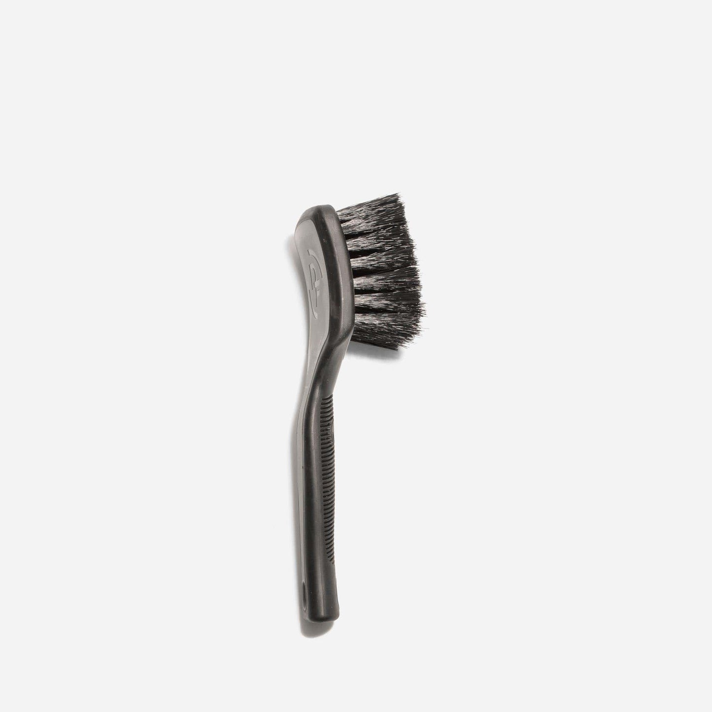 Brosse rigide pour pneus – nettoyage intensif sans abîmer les surfaces