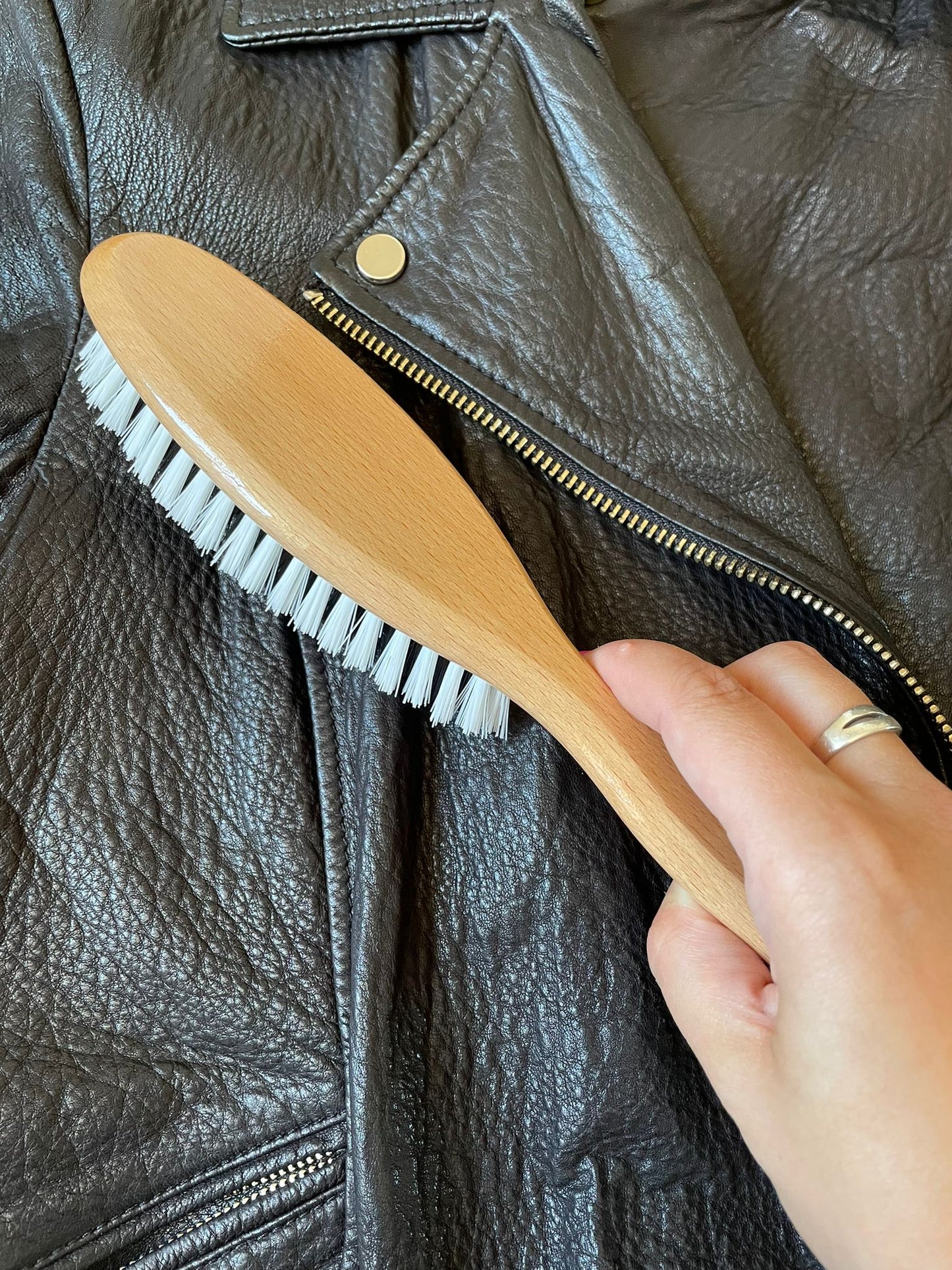Brosse à vêtements
