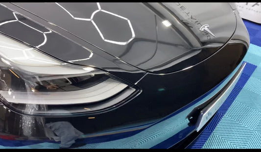 Comment polir une Tesla noire : le guide ultime du detailing pour obtenir un effet miroir