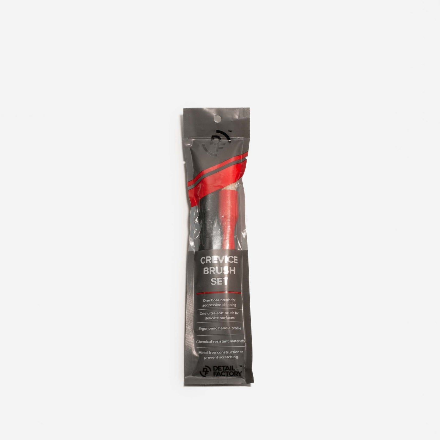 DÃ©tail brosses crevasses â€“ outils fins pour nettoyage intÃ©rieur automobile