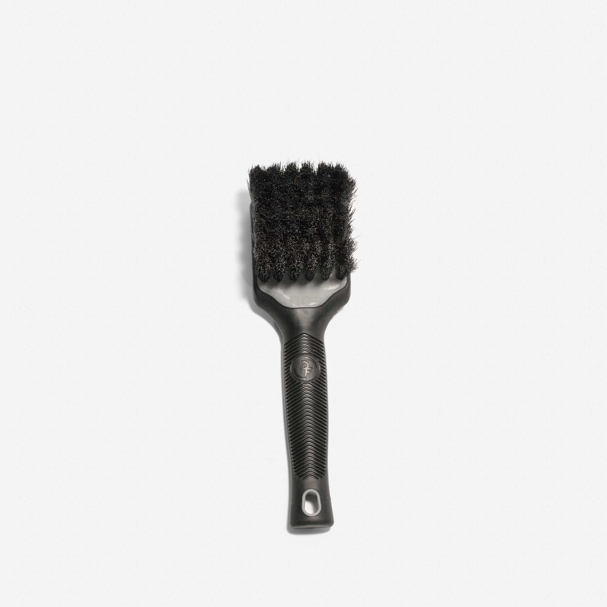 Brosse pneus Detail Factory â€“ ergonomie Ã©tudiÃ©e pour pression maÃ®trisÃ©e