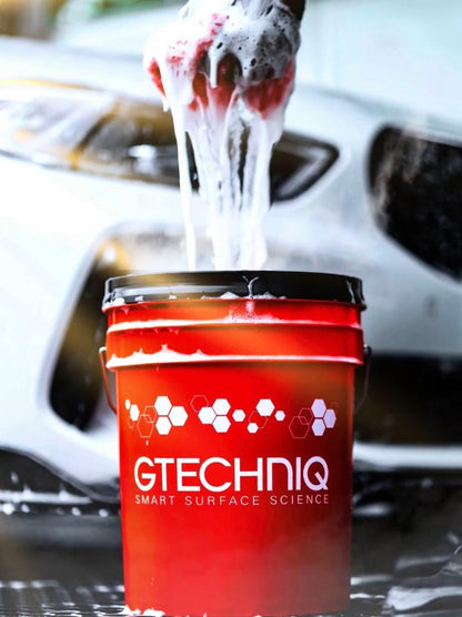 Seau de Lavage Detailing Gtechniq Rouge 20L: Grille Anti-Saleté, Couvercle Multi-Usage
