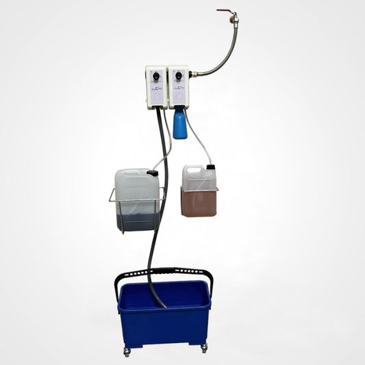 Kit comprenant 1 plaque PVC avec 2 DILUCLEAN 8L et 1 DILUCLEAN 16L